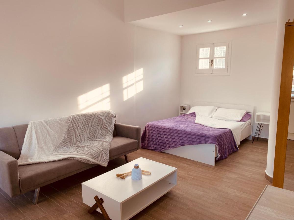 Louvros Luxury Suites ذيسْخا المظهر الخارجي الصورة