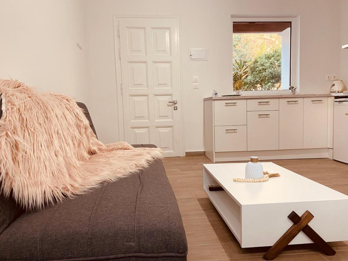 Louvros Luxury Suites ذيسْخا المظهر الخارجي الصورة
